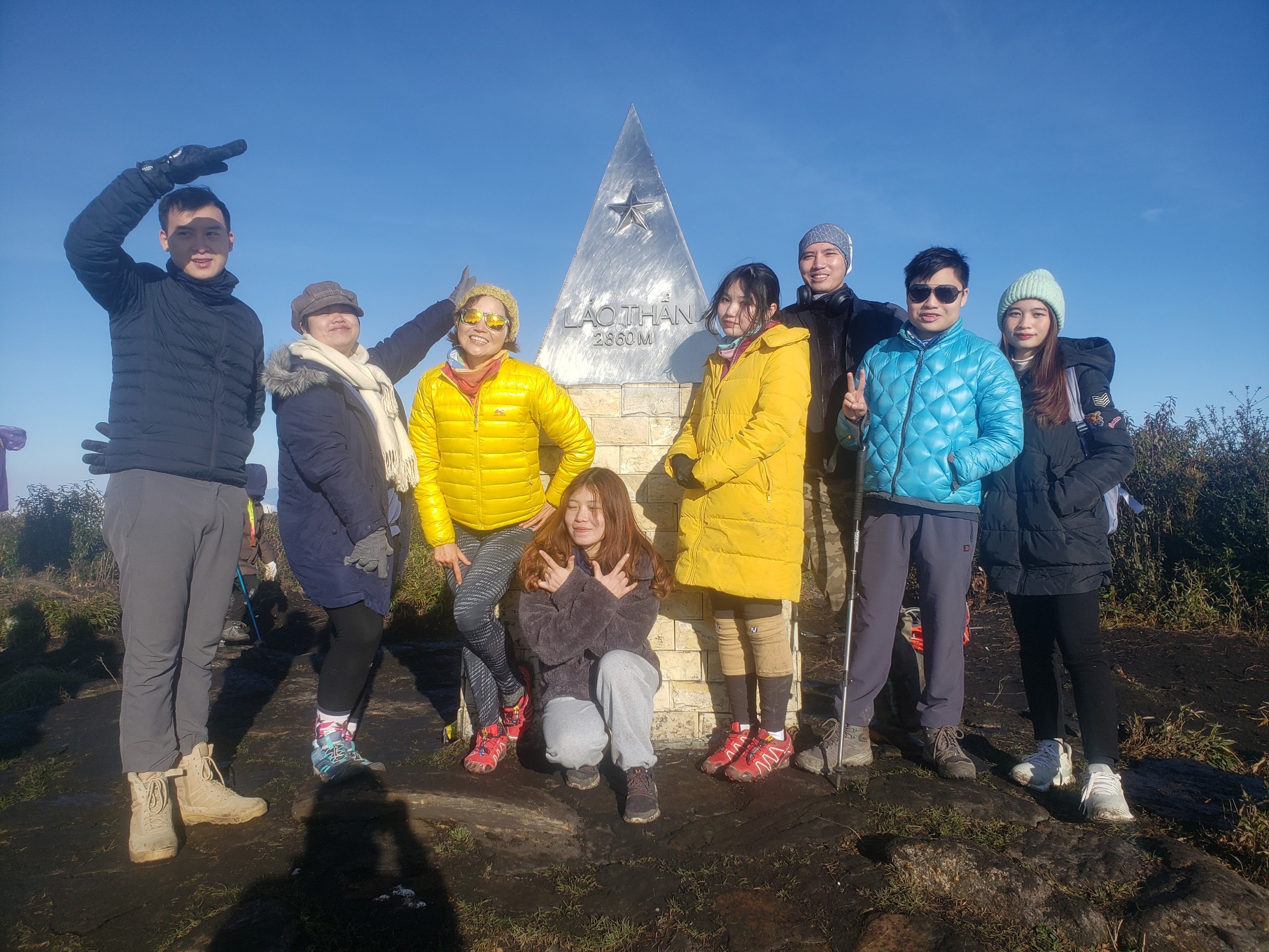 Thành quả đây chóp 2860m, chụp để báo cáo :))